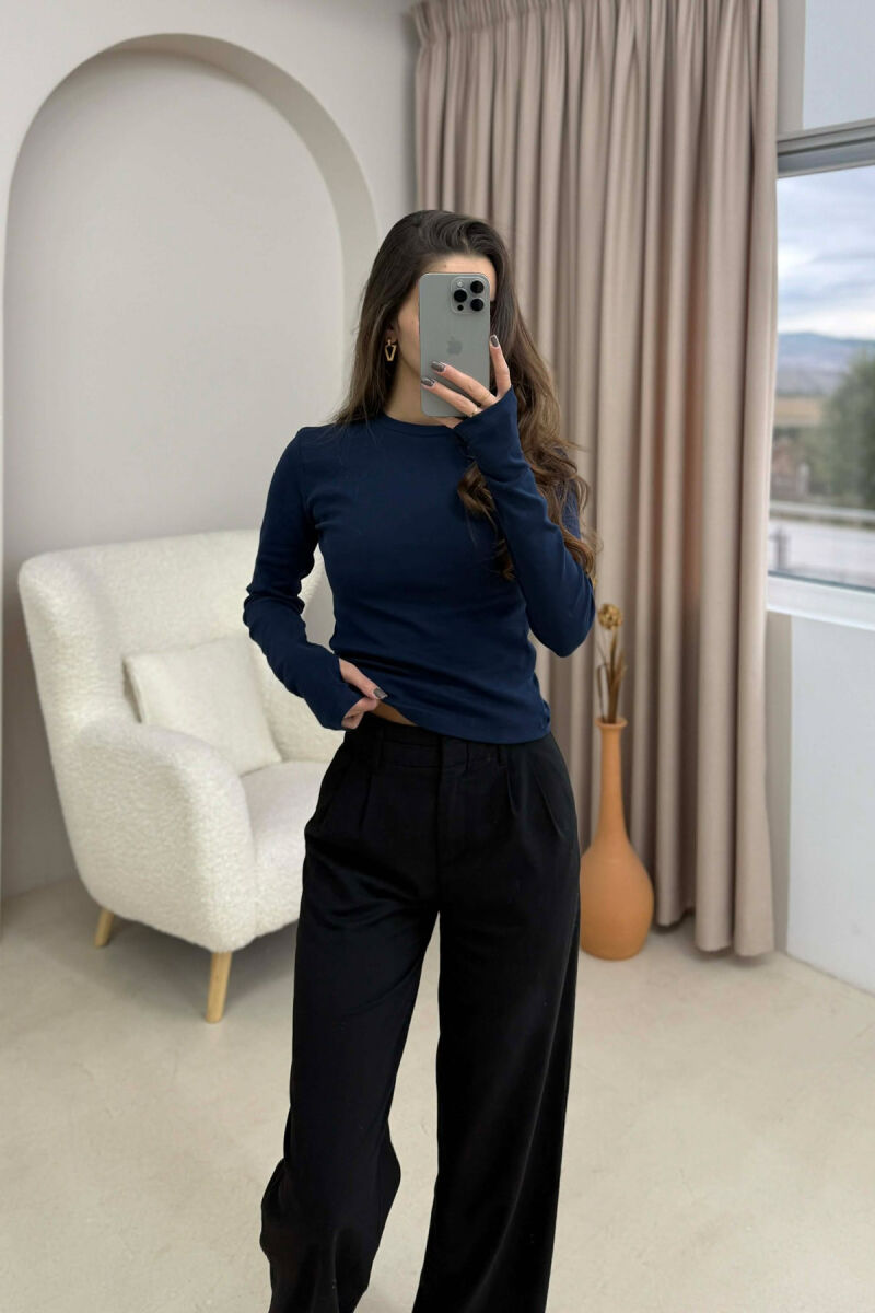 ROUND NECK ONE COLOR WOMEN SWEATSHIRT DARK BLUE/BEE - 2