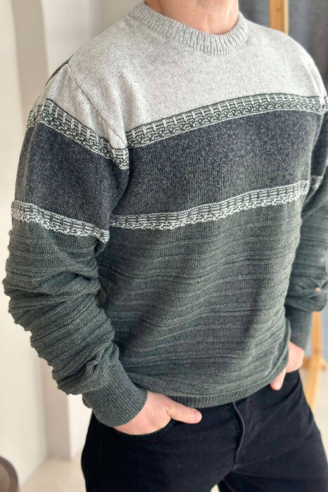 ROUND NECK SIMPLE MEN SWEATER IN GREEN COLOR - 1