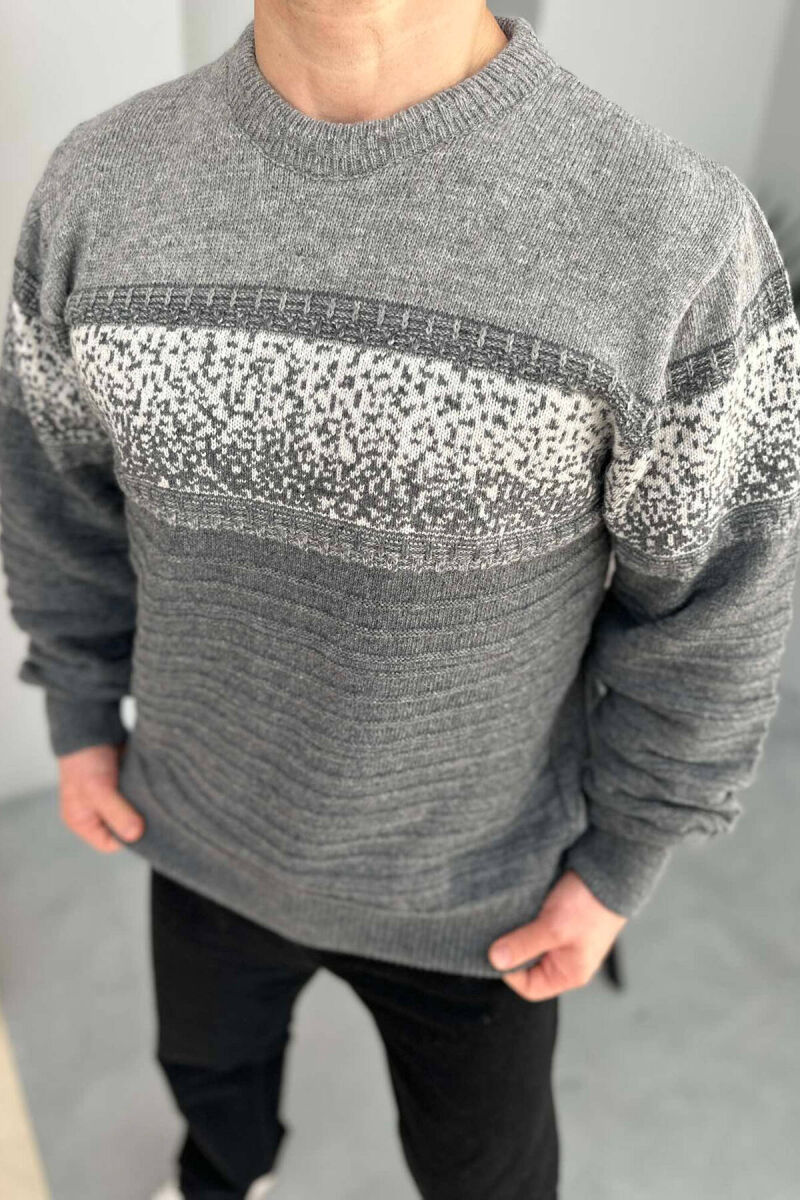 ROUND NECK SIMPLE MEN SWEATER IN GREY COLOR - 3