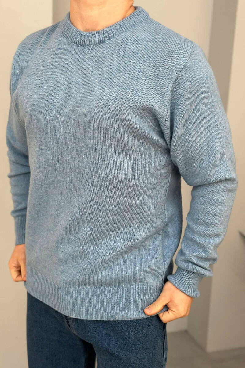 ROUND NECK SIMPLE MEN SWEATER IN LIGHT BLUE COLOR - 2