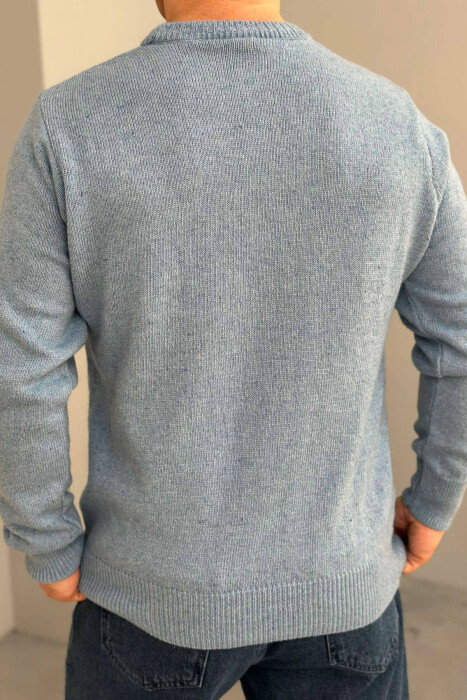 ROUND NECK SIMPLE MEN SWEATER IN LIGHT BLUE COLOR - 4