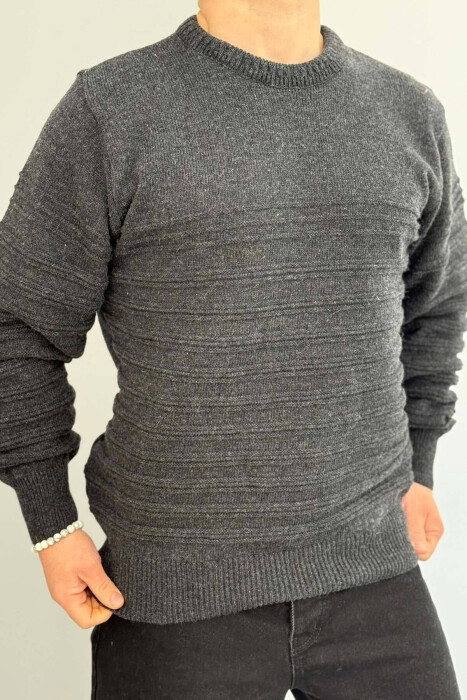 ROUND NECK SIMPLE MEN SWEATER IN LIGHT GREY COLOR - 4