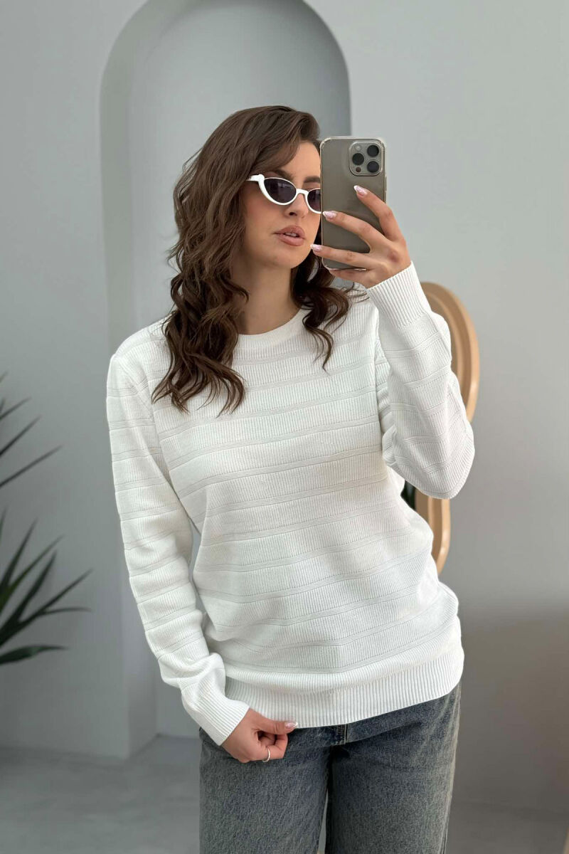 ROUND NECK SIMPLE WOMEN SWEATSHIRT WHITE-E BARDHE - 4