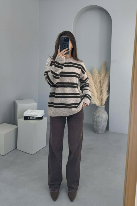 ROUND NECK STRIPED WOMEN SWEATER BEIGE/BEZHE - KLAUDIO FASHION