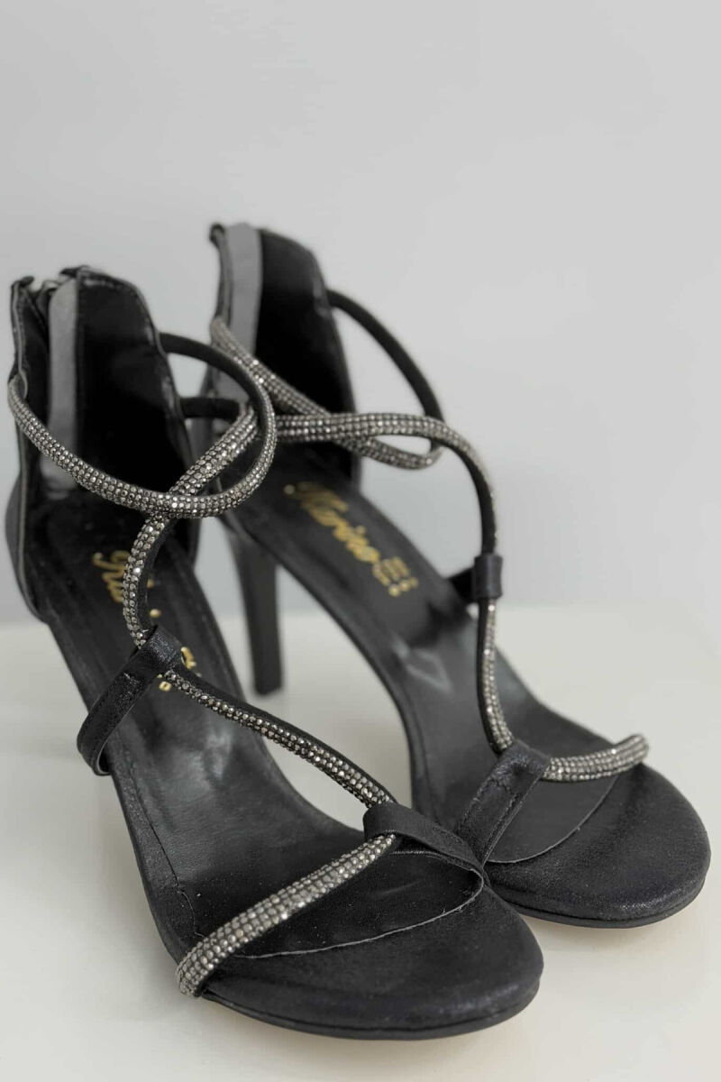 SANDALE ME TAKË ME DETAJIN E DIAMANTËVE PËR FEMRA NË NGJYRËN E ZEZË - 7