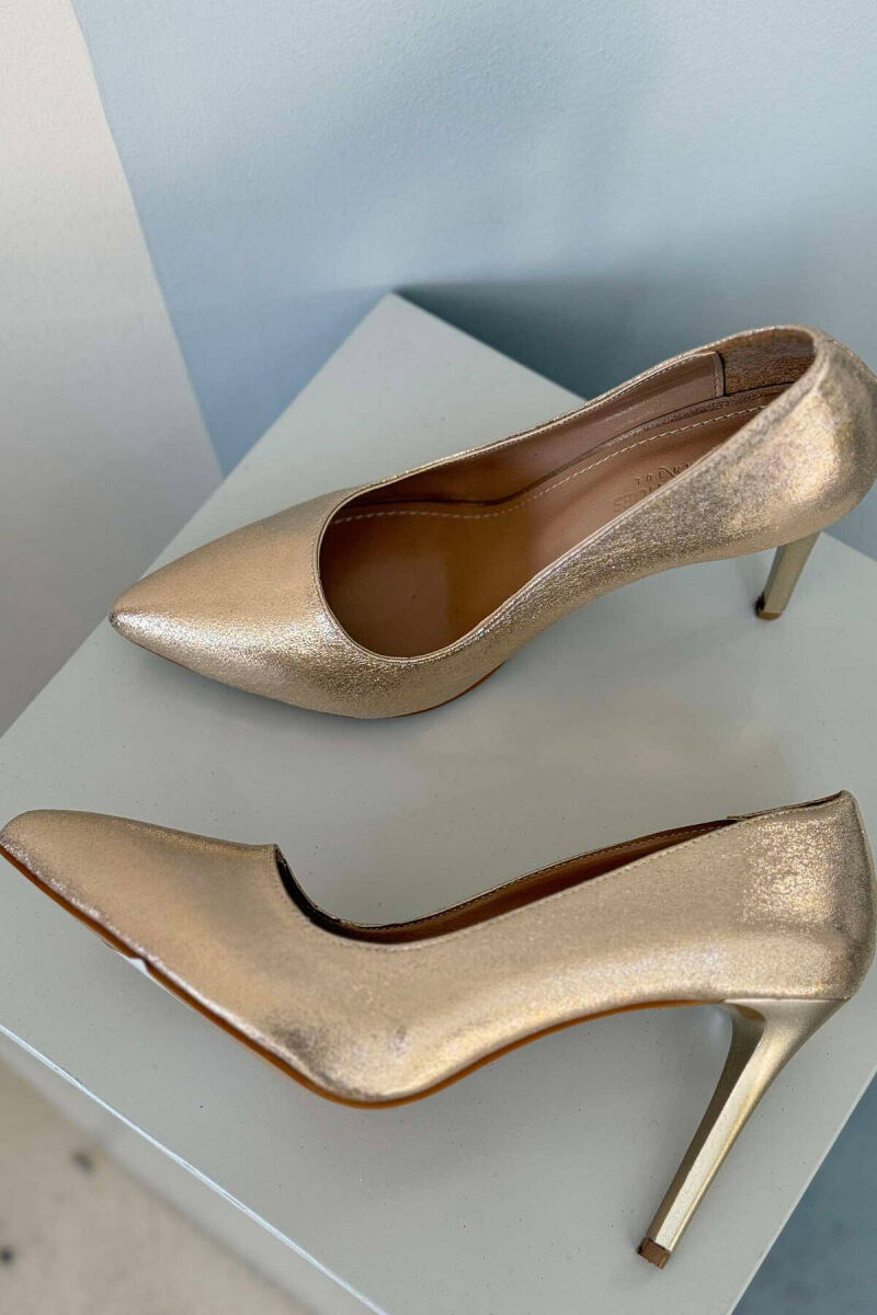 SANDALE TË SHNDRITSHME ME TAKË PËR FEMRA NË NGJYRË GOLD - 2