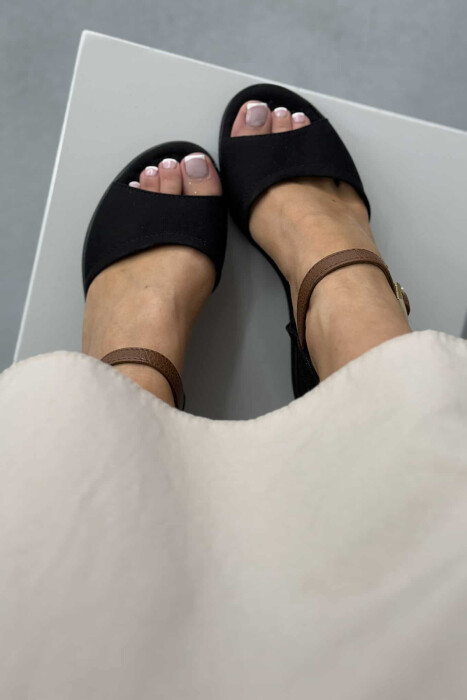 SANDALE TË THJESHTA NJË NGJYRËSHE PËR FEMRA NË NGJYRËN E ZEZË - 2