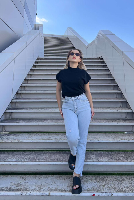 XHINSE TË THJESHTA ME GËRVISHTJE PËR FEMRA NË NGJYRËN BLU E ZBARDHUR - KLAUDIO FASHION