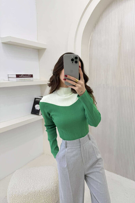 TRIKO ME DY NGJYRA DHE JAKË GJYSËM GOLF PËR FEMRA NË NGJYRËN JESHILE 