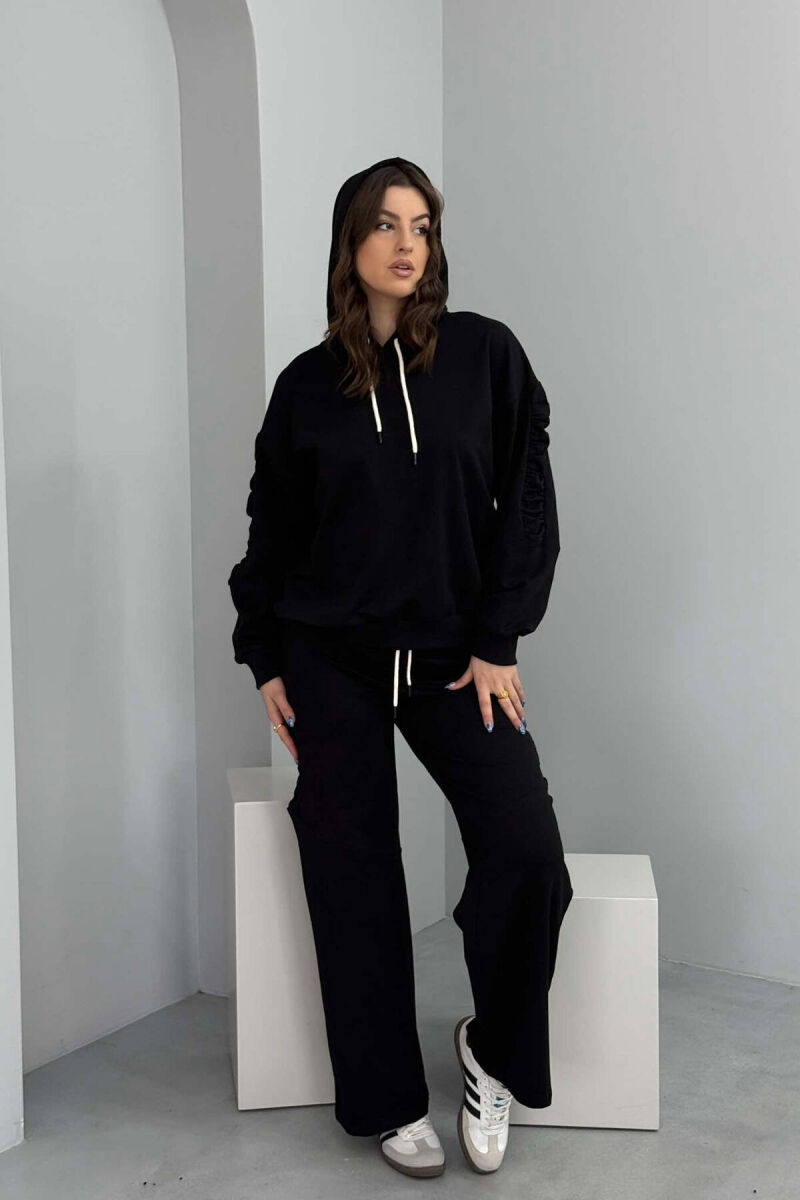 SET HOODIE+TUTA PËR FEMRA NË NGJYRËN E ZEZË - 1