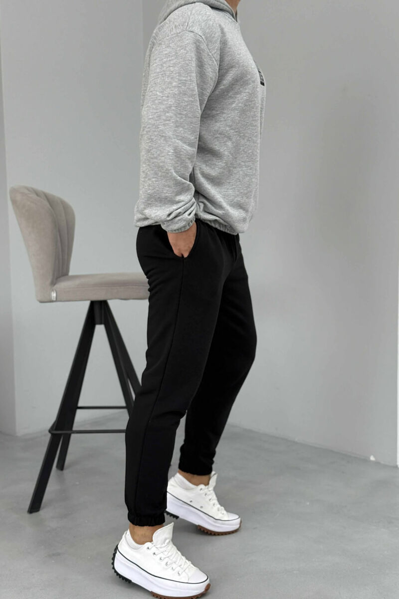 SET I THJESHTË HOODIE+TUTA PËR MESHKUJ NË NGJYRËN GRI+E ZEZË - 4