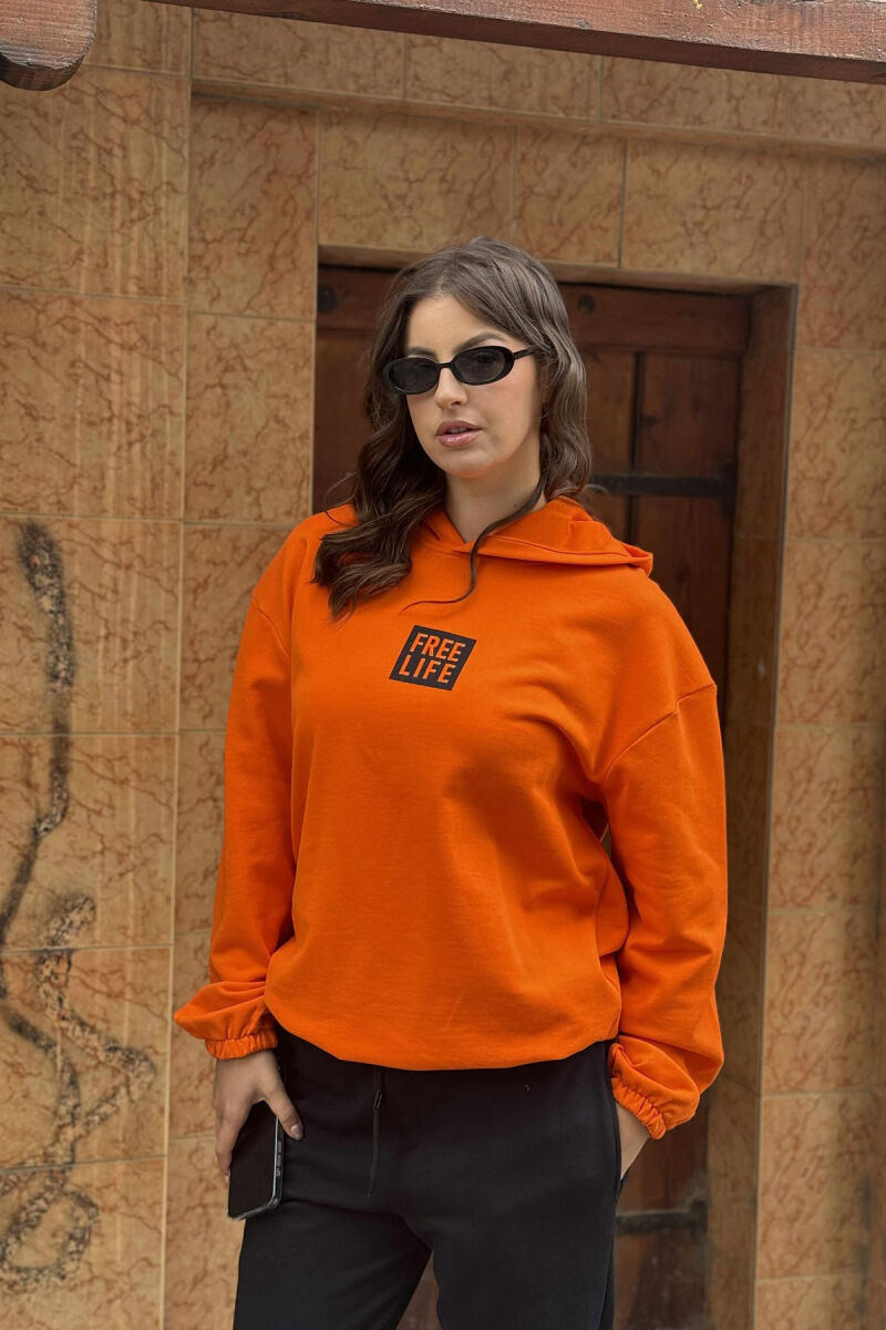 SET I THJESHTË ME SHKRIME HOODIE+TUTA PËR FEMRA NË NGJYRËN PORTOKALLI+E ZEZË - 3