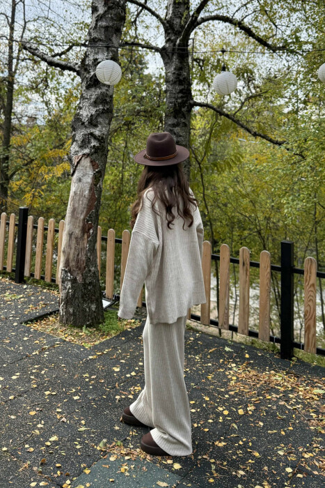 SET I THJESHTË PËR FEMRA NË NGJYRËN BEZHË E ZBARDHUR - 5