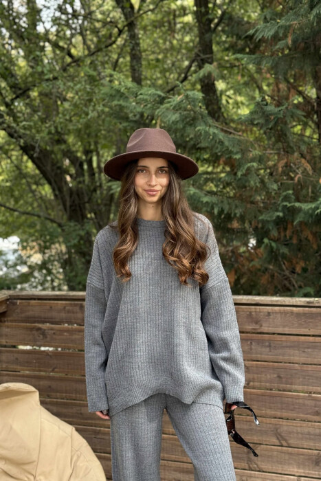 SET I THJESHTË PËR FEMRA NË NGJYRËN GRI - 3