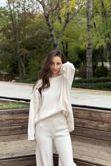 SET I THJESHTË PËR FEMRA NË NGJYRËN KREM - 5