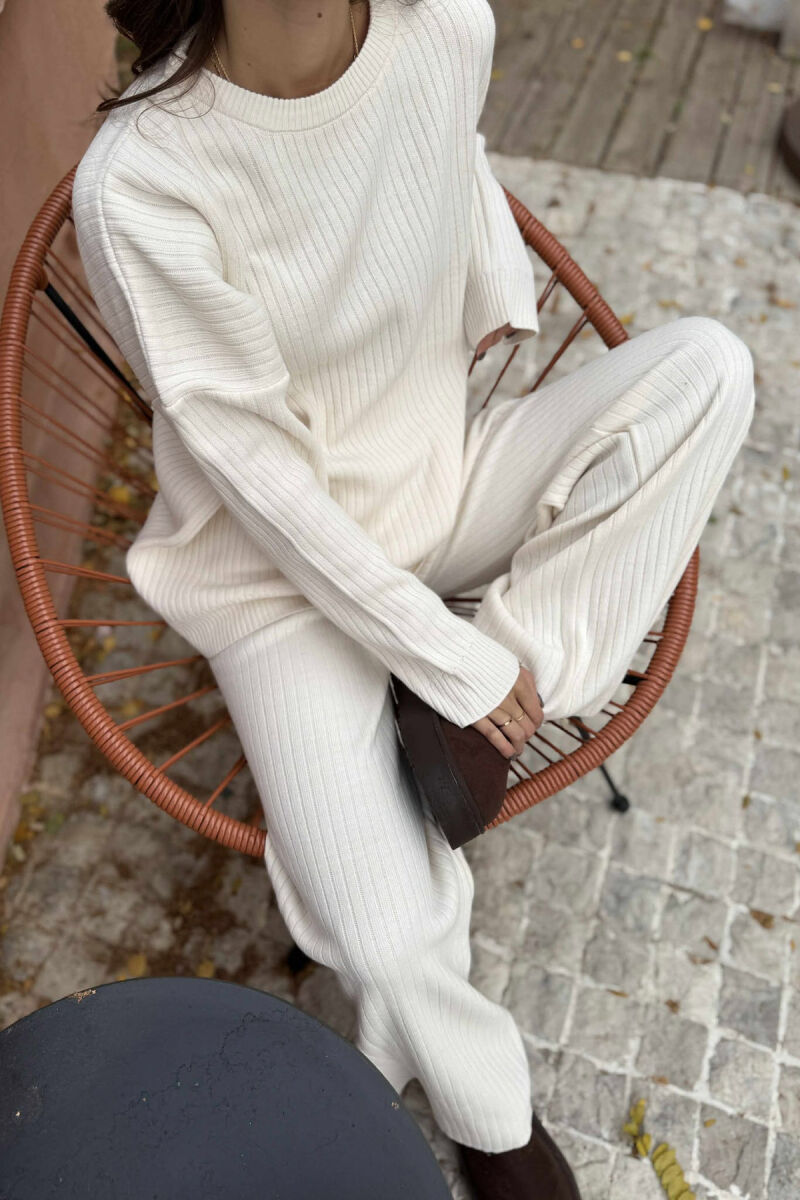 SET I THJESHTË PËR FEMRA NË NGJYRËN KREM - 6