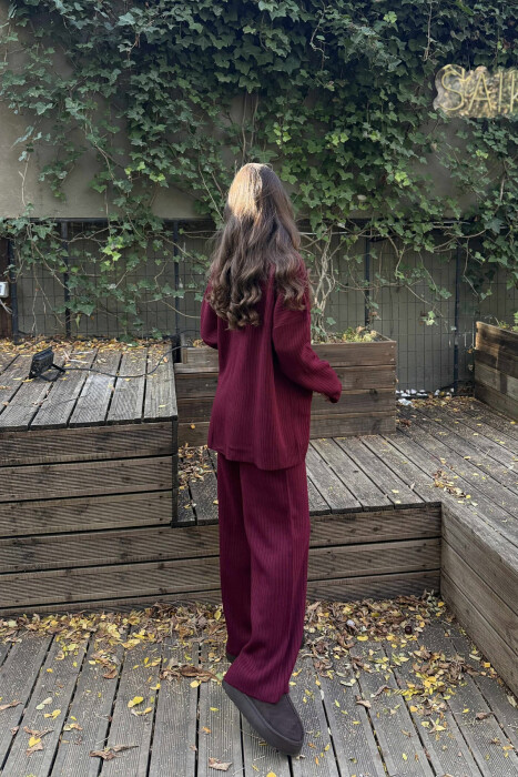 SET I THJESHTË PËR FEMRA NË NGJYRËN VISHNJË - 3