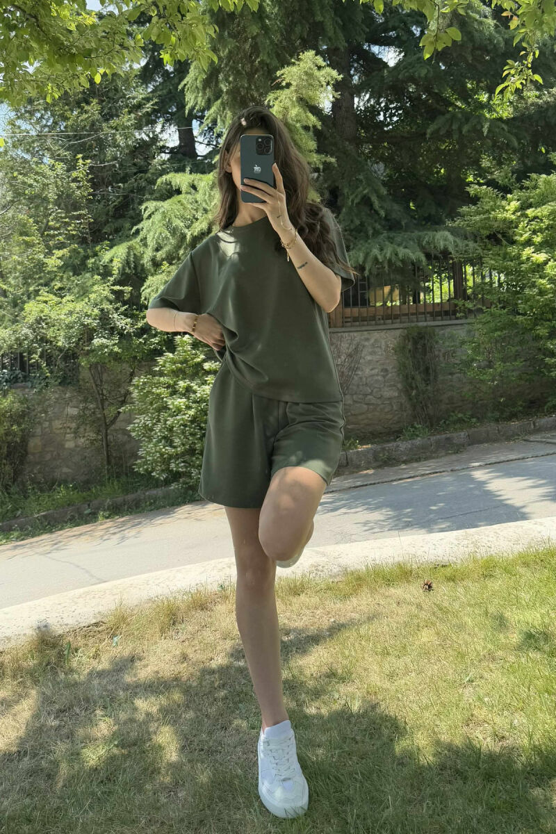 SET I THJESHTË T-SHIRT+PANTALLONA TË SHKURTRA PËR FEMRA NË NGJYRËN JESHILE - 2