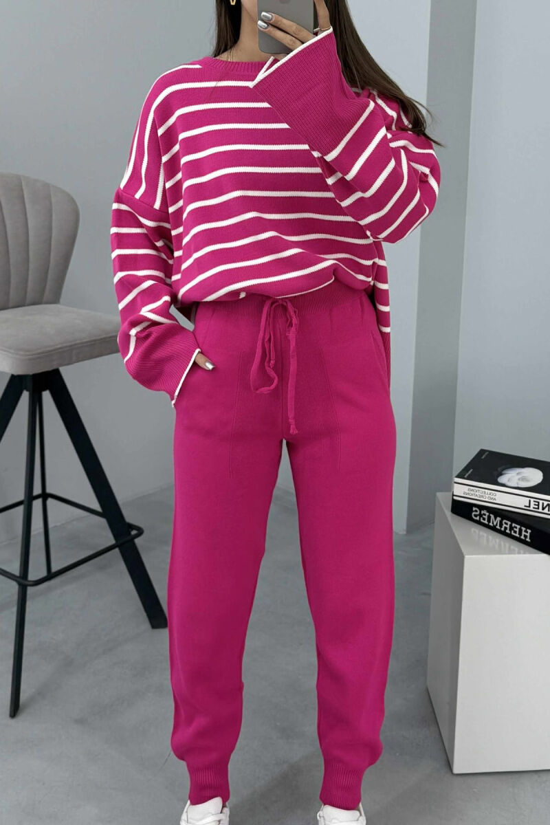 SET I THURRUR TRIKO ME JAKË TË RRUMBULLAKËT DHE VIJA+PANTALLONA PËR FEMRA NË NGJYRË CIKLAMI - 4