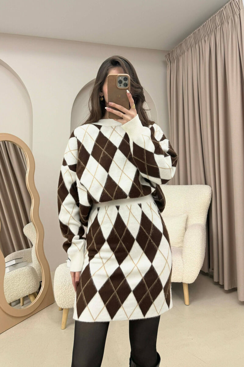 SET ME DIZAJN ROMBESH TRIKO+FUND PER FEMRA NE NGJYRE TE BARDHE - 2