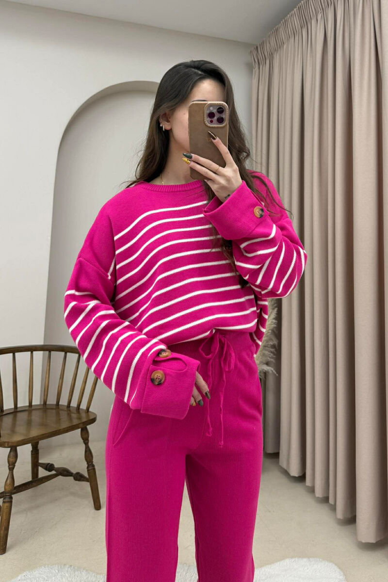SET ME DIZAJN VIJASH TRIKO ME DETAJE BUTONASH+PANTALLONA PËR FEMRA NË NGJYRË CIKLAMI - 3