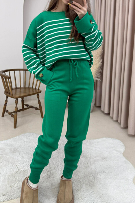 SET ME DIZAJN VIJASH TRIKO ME DETAJE BUTONASH+PANTALLONA PËR FEMRA NË NGJYRË JESHILE - 3