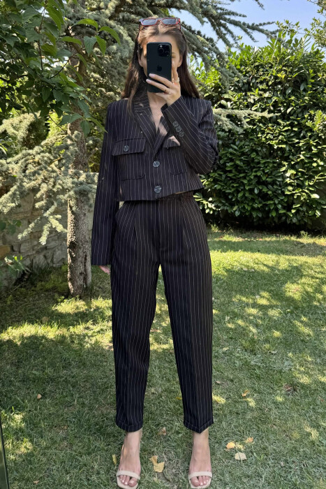 SET ME DIZAJNIN E VIJAVE XHAKETË+PANTALLONA PËR FEMRA NË NGJYRËN E ZEZË - 7