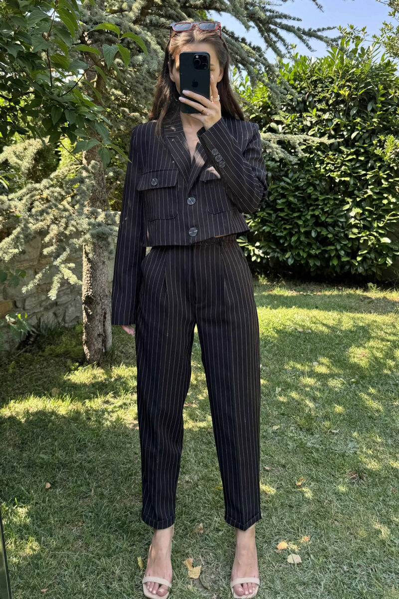 SET ME DIZAJNIN E VIJAVE XHAKETË+PANTALLONA PËR FEMRA NË NGJYRËN E ZEZË - 7