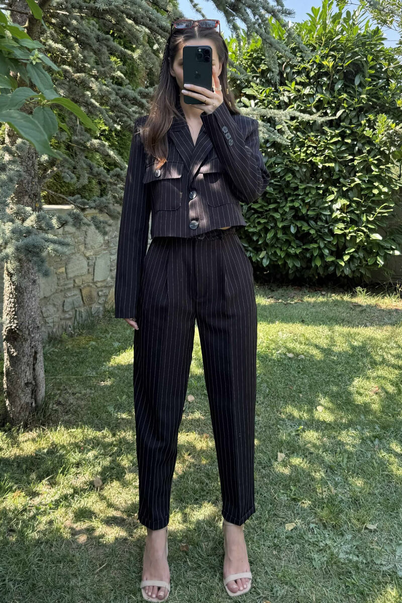 SET ME DIZAJNIN E VIJAVE XHAKETË+PANTALLONA PËR FEMRA NË NGJYRËN E ZEZË - 8