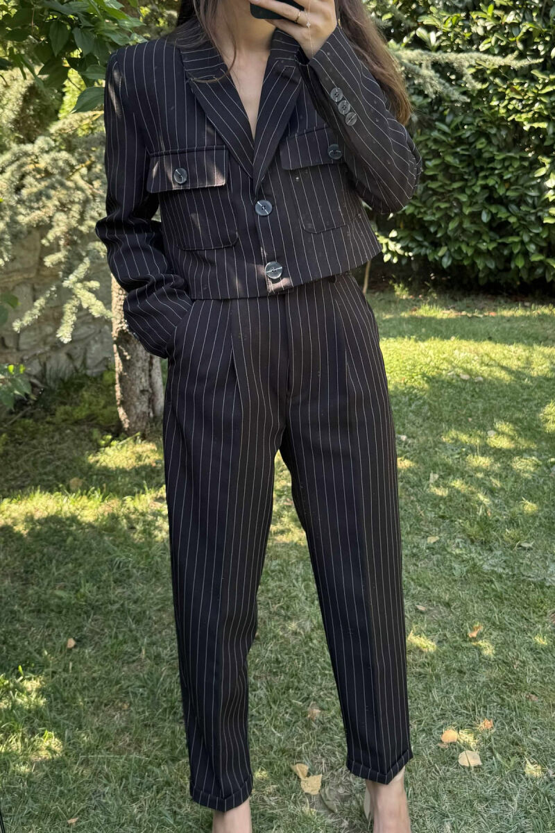 SET ME DIZAJNIN E VIJAVE XHAKETË+PANTALLONA PËR FEMRA NË NGJYRËN E ZEZË - 10