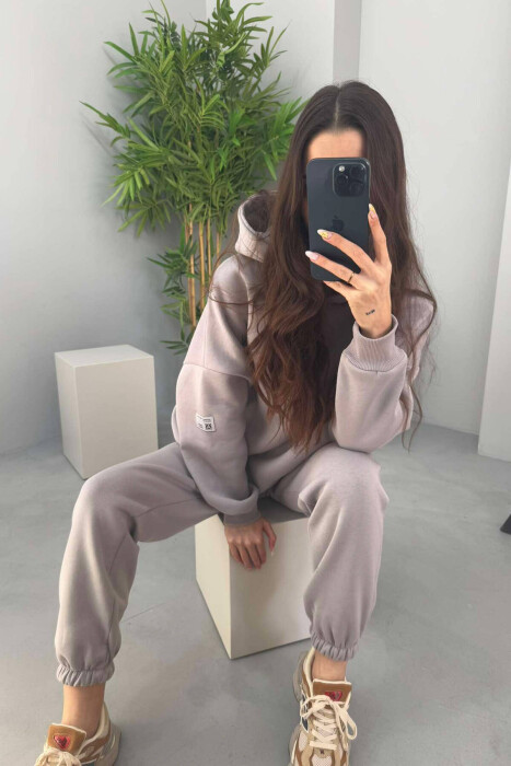 SET ME PUSH PËR FEMRA NË NGJYRËN GRI - 6