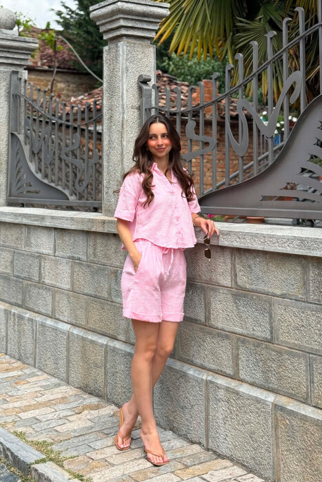 SET ME QENDISJE KEMISHE + PANTALLONA TE SHKURTRA PER FEMRA NE NGJYRE ROZE - 2
