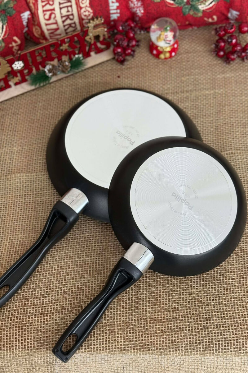 SET ME TIGANË NË DY MADHËSI TË NDRYSHME 20-24 CM NË NGJYRËN E ZEZË - 4