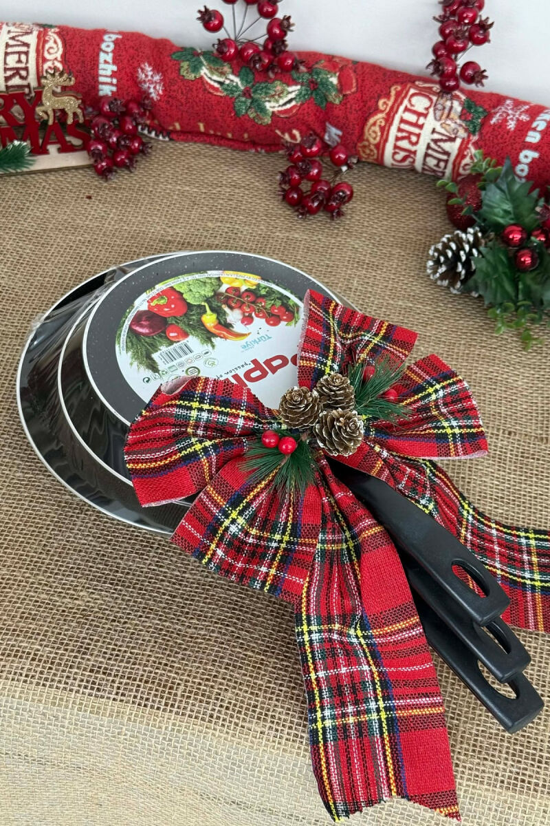 SET ME TIGANË NË TRE MADHËSI TË NDRYSHME 18-22-26 CM NË NGJYRËN E ZEZË - 2