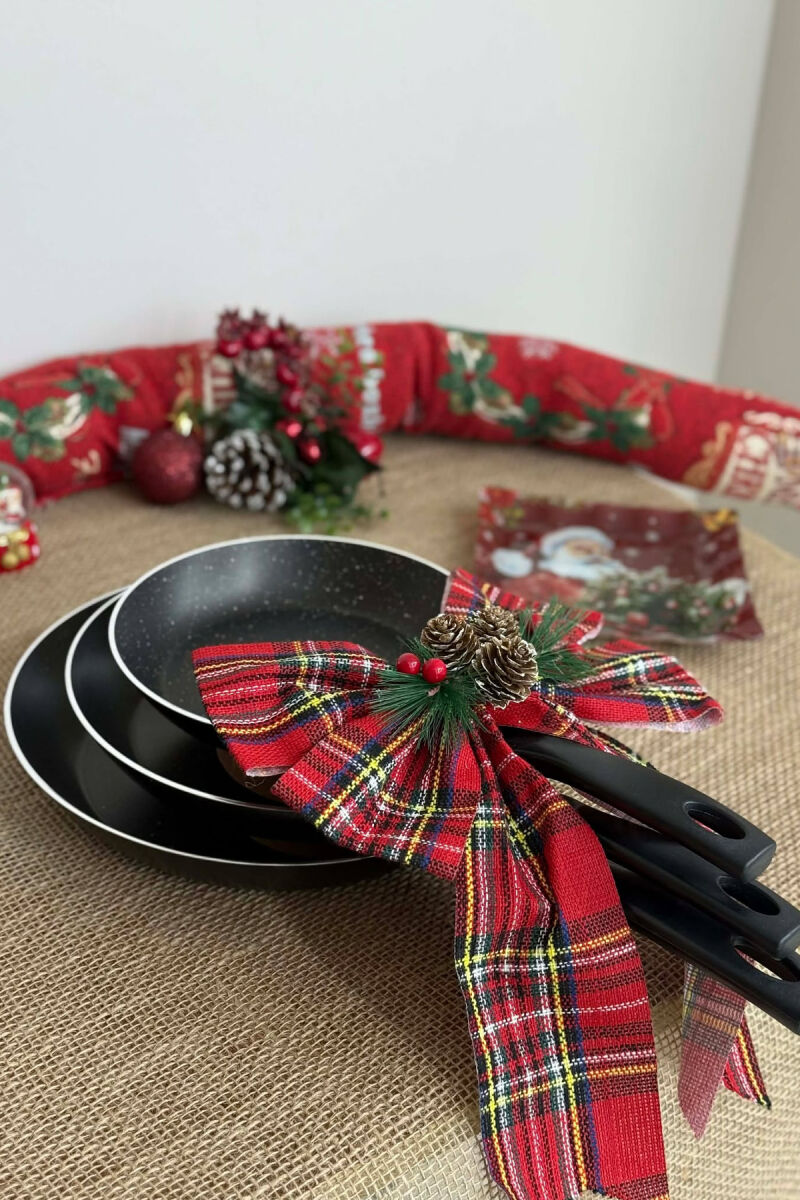 SET ME TIGANË NË TRE MADHËSI TË NDRYSHME 18-22-26 CM NË NGJYRËN E ZEZË - 3