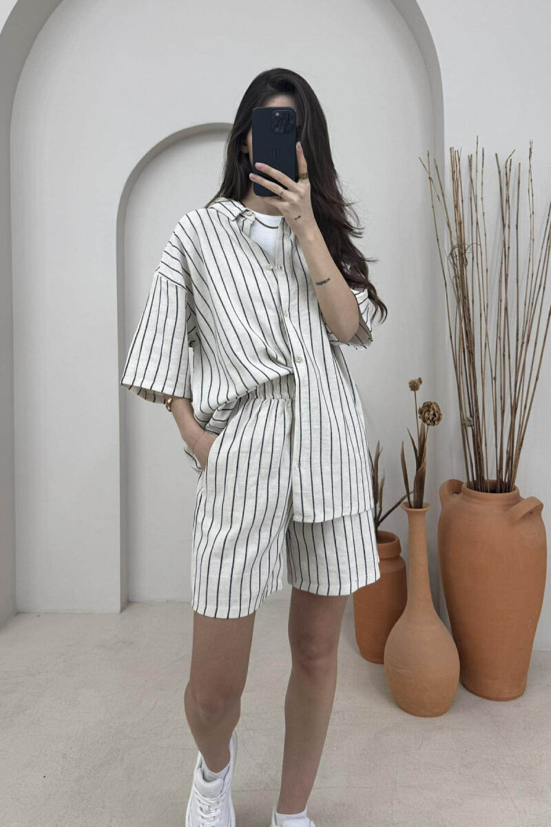 SET ME VIJA PËR FEMRA NË NGJYRËN KREM DHE BLU E ERRËT - 2