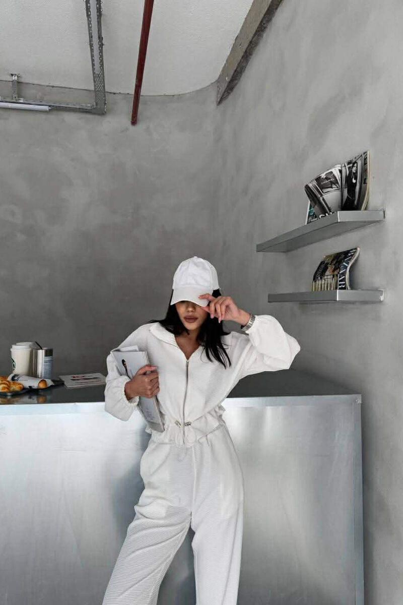 SET NJE NGJYRESH XHAKETE + PANTALLONA PER FEMRA NE NGJYRE TE BARDHE - 4