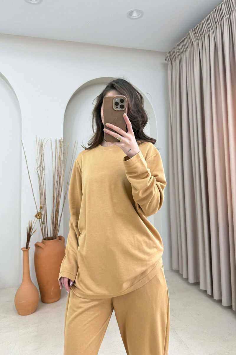 SET NJE NGJYRESH BLUZE + TUTA PER FEMRA NE NGJYRE BEZHE TE ERRET - 2