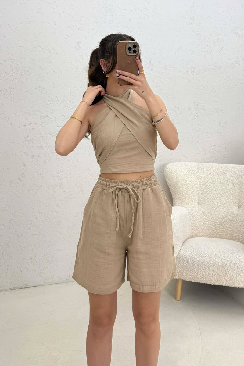 SET NJE NGJYRESH CROP TOP + PANTALLONA TE SHKURTRA PER FEMRA NE NGJYRE BEZHE - 4