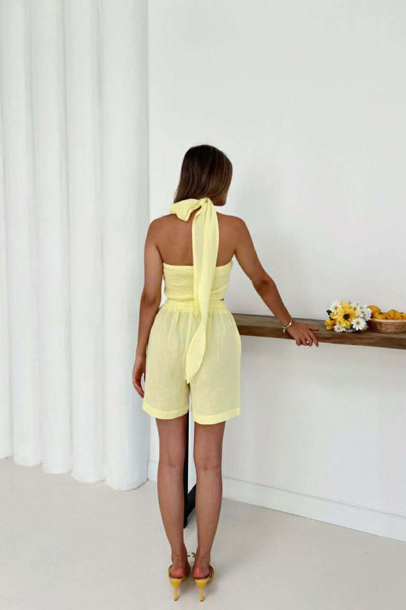 SET NJE NGJYRESH CROP TOP + PANTALLONA TE SHKURTRA PER FEMRA NE NGJYRE TE VERDHE - 3