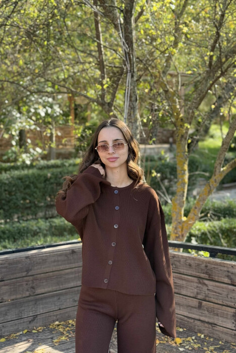 SET NJË NGJYRËSH I THJESHTË PULOVËR+PANTALLONA PËR FEMRA NË NGJYRË KAFE TË ERRËT - 3