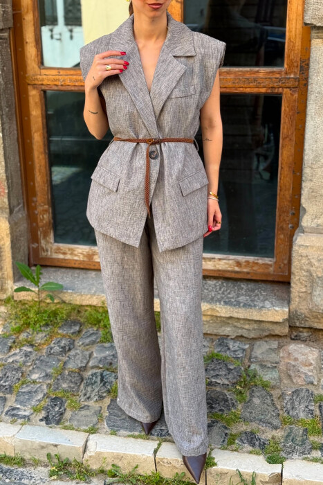 SET NJE NGJYRESH JELEK ME DETAJIN E RRIPIT + PANTALLONA PER FEMRA NE NGJYRE GRI - 3