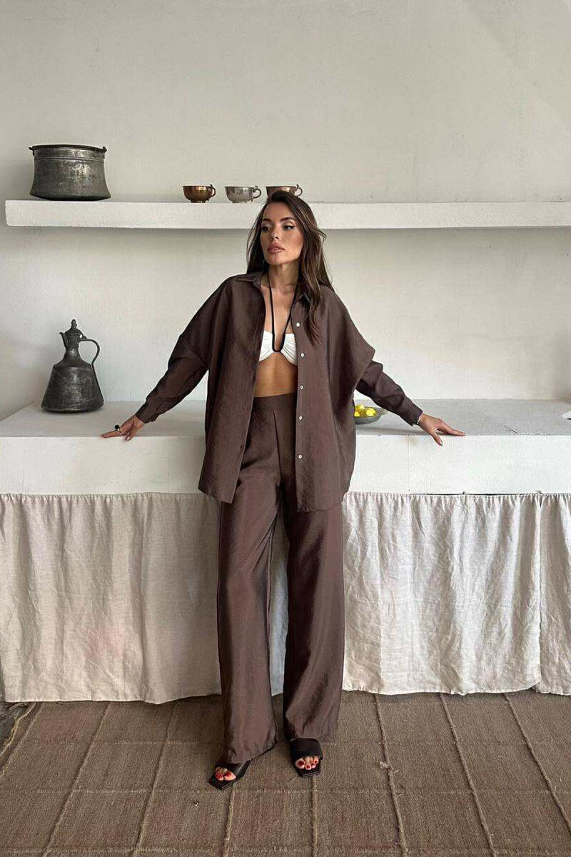 SET NJË NGJYRËSH KËMISHË E THJESHTË +PANTALLONA PËR FEMRA NË NGJYRË KAFE TË ZBARDHUR - 1