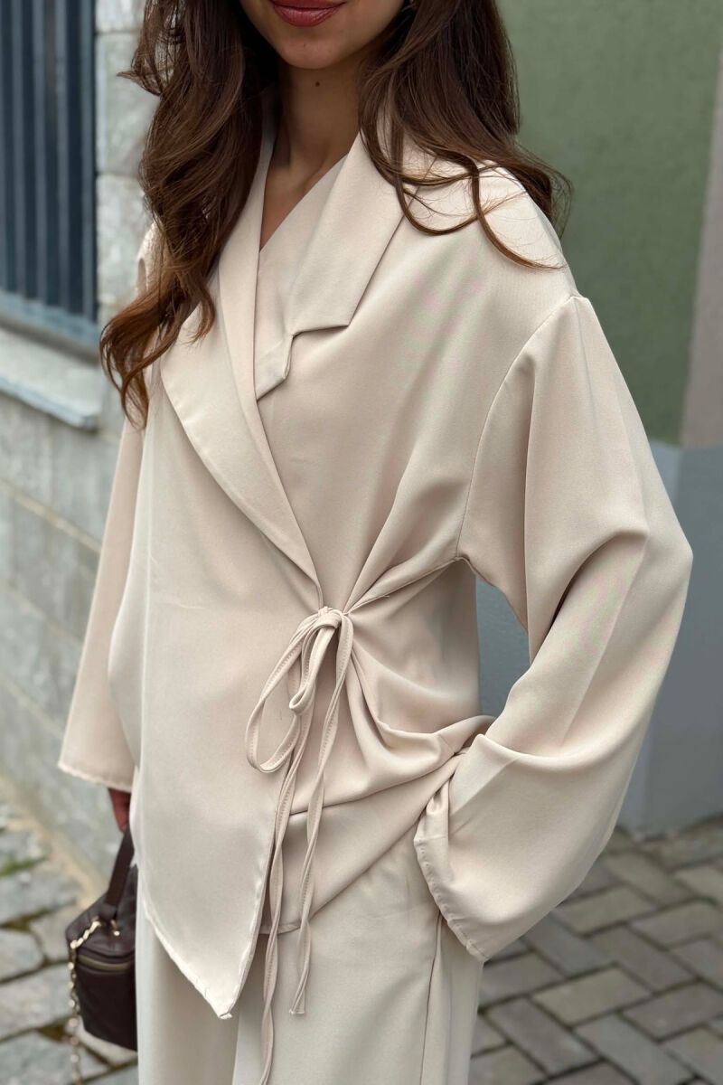 SET NJE NGJYRESH KEMISHE ME LIDHESE + PANTALLONA PER FEMRA NE NGJYRE KREM - 4
