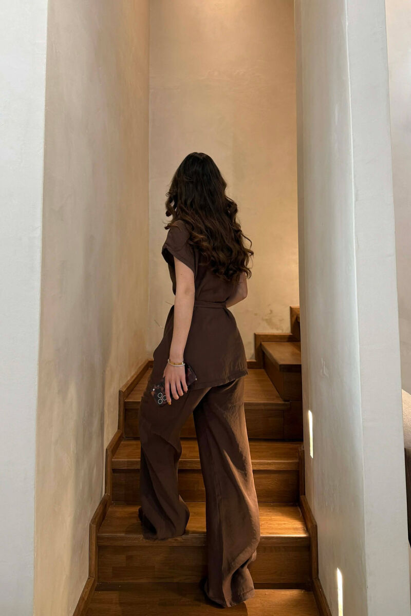 SET NJE NGJYRESH KEMISHE ME MENGE TE SHKURTRA ME LIDHESE + PANTALLONA PER FEMRA NE NGJYRE KAFE - 4