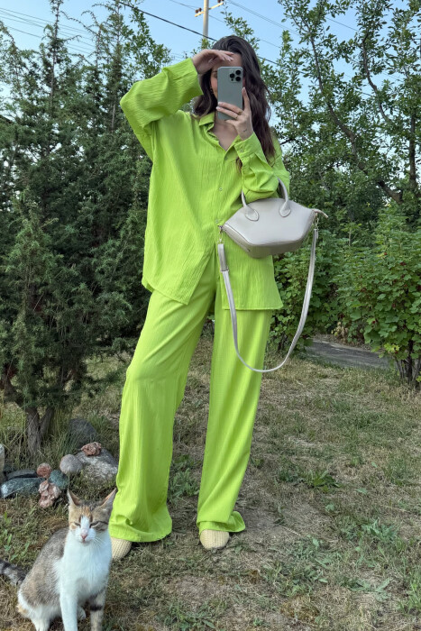 SET NJË NGJYRËSH KËMISHË+PANTALLONA PËR FEMRA NË NGJYRËN NEON - 3