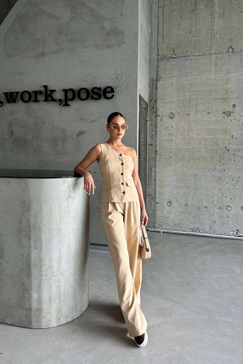 SET JELEK ME NJË MËNGË+PANTALLONA PËR FEMRA NË NGJYRË BEZHË - 4