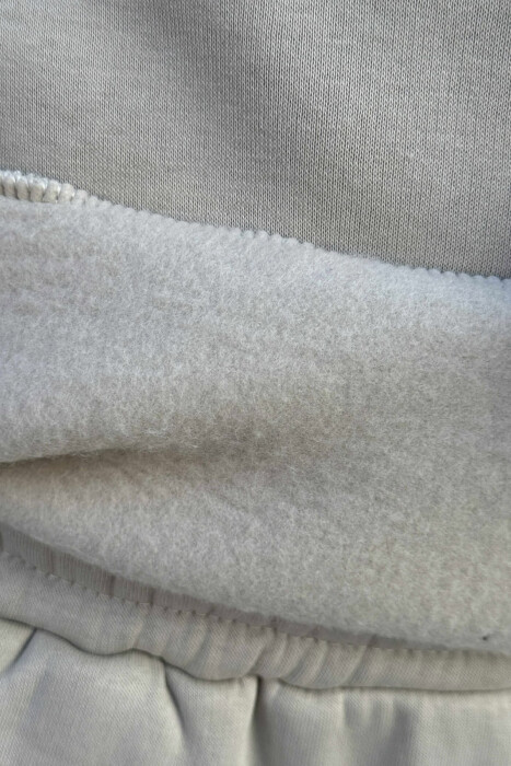 SET NJË NGJYRËSH ME PUSH BLUZË+TUTA PËR MESHKUJ NË NGJYRË GRI TË ZBARDHUR - 3