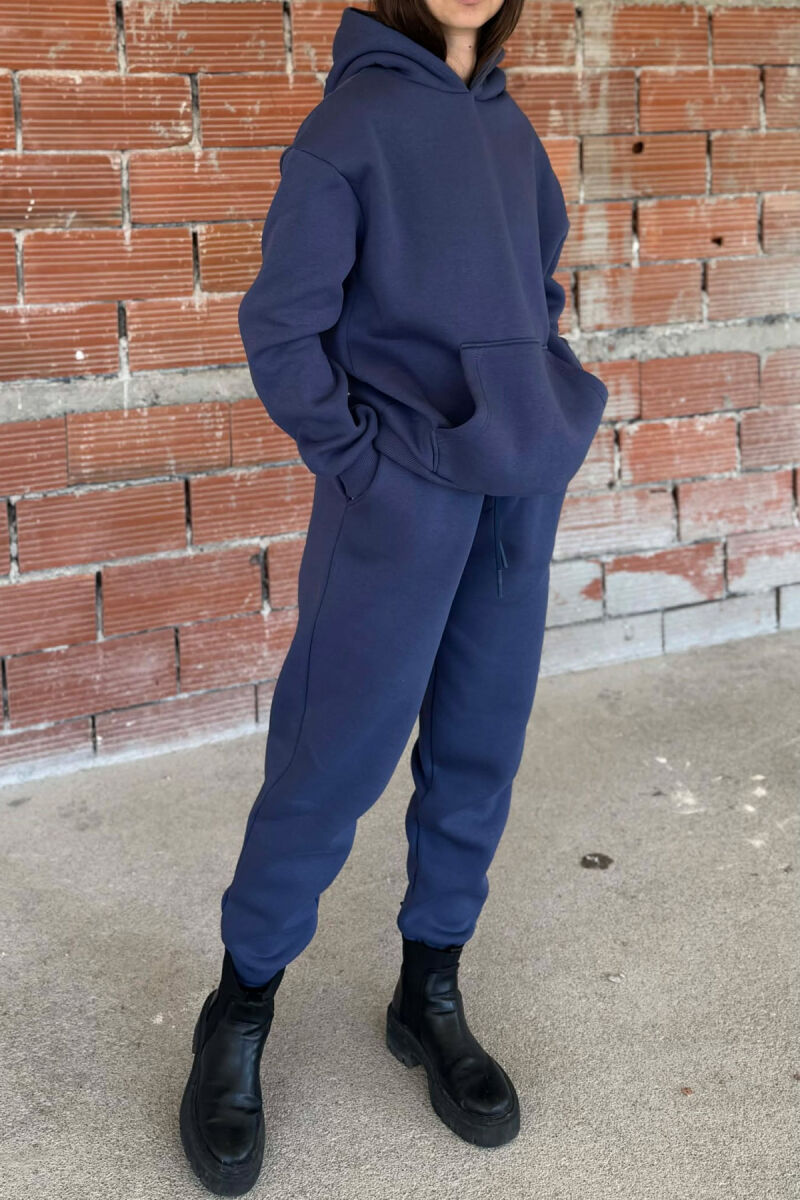 SET NJE NGJYRESH ME PUSH HOODIE+TUTA PER FEMRA NE NGJYRE BLU MARINE - 1