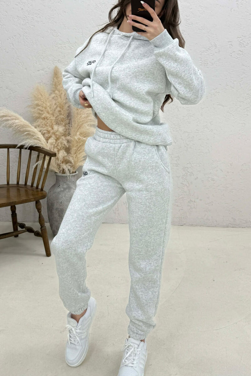 SET NJE NGJYRESH ME PUSH HOODIE + TUTA PER FEMRA NE NGJYRE GRI TE ZBARDHUR - 4